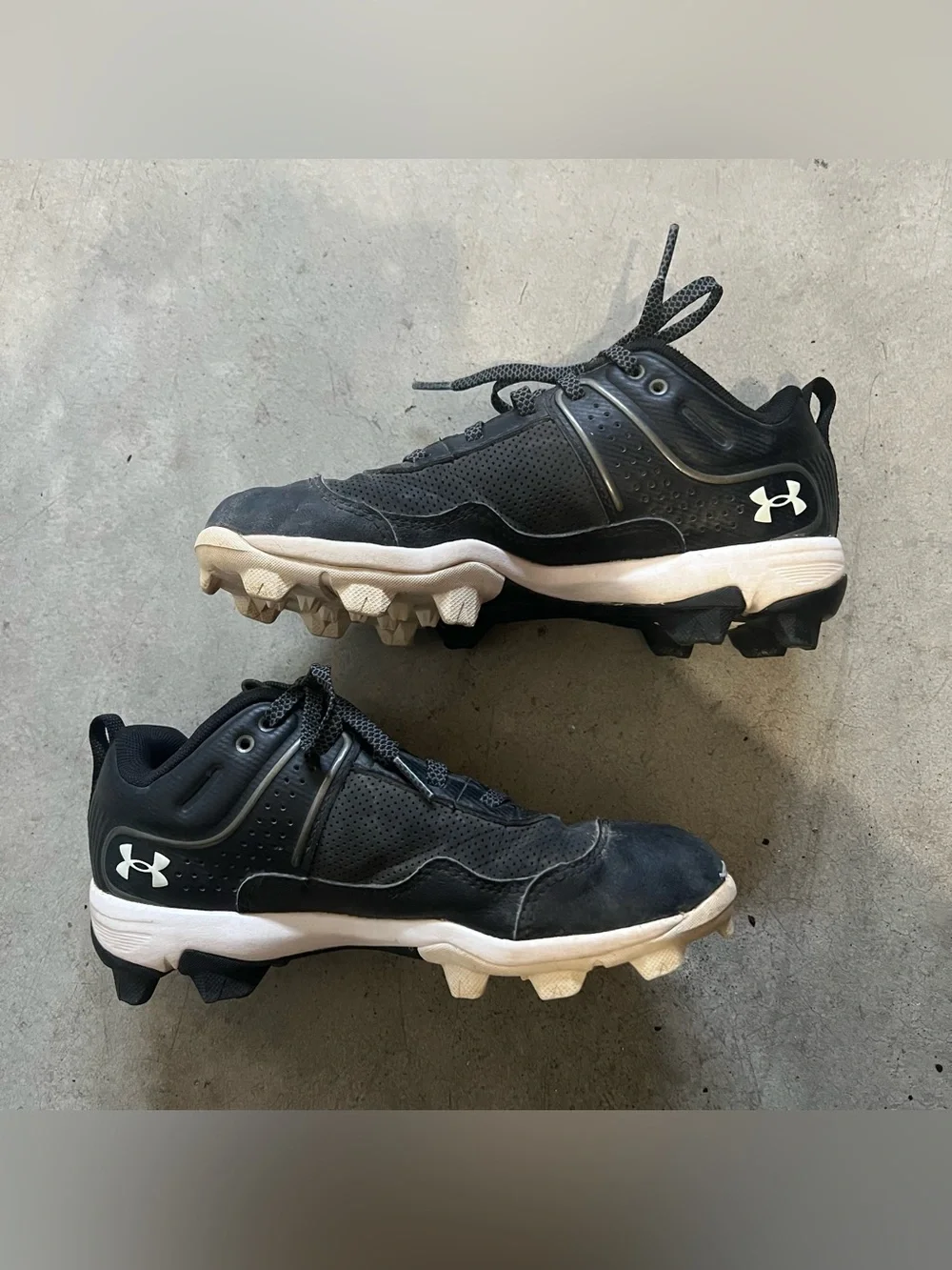 Under Armour Black and White Baseball Cleats